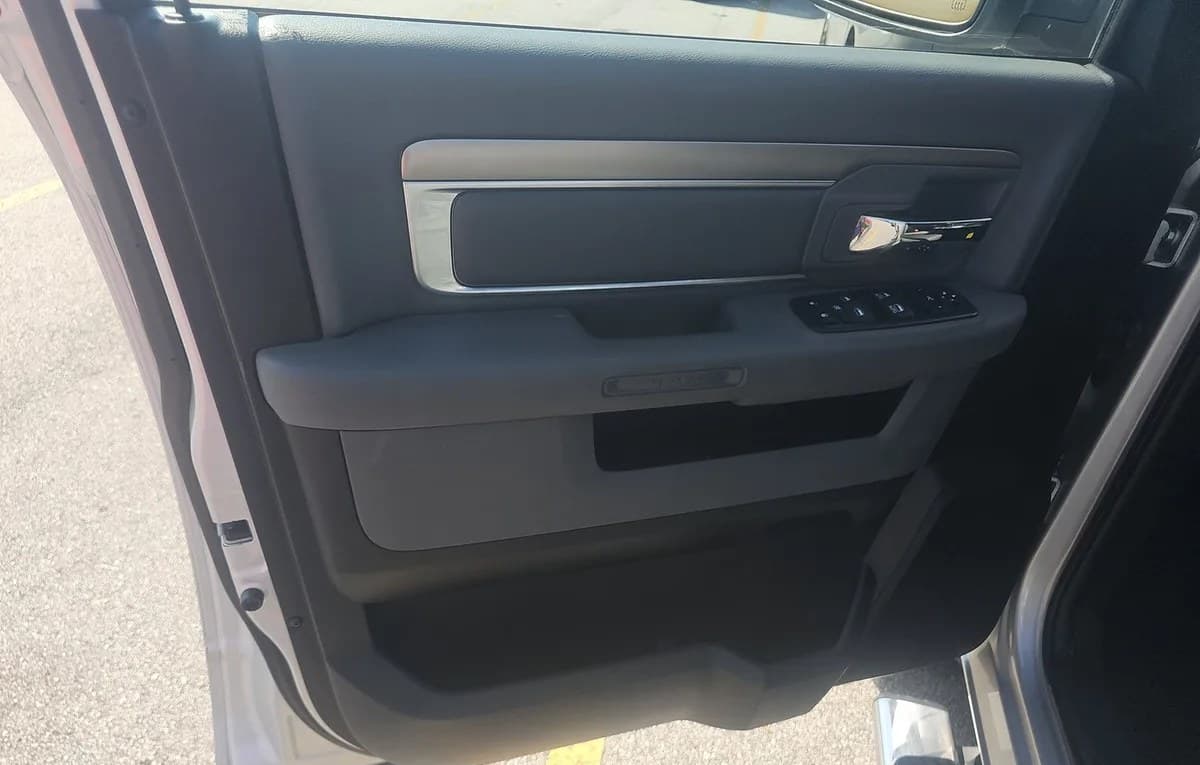 2018 RAM 1500 BIG HORN EXTENDED CAB MEDIUM BED 6