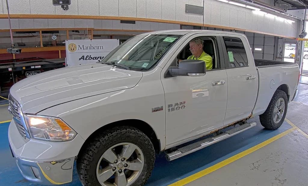 2018 RAM 1500 BIG HORN EXTENDED CAB MEDIUM BED 1