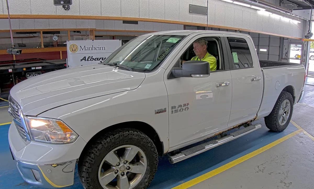 2018 RAM 1500 BIG HORN EXTENDED CAB MEDIUM BED 2