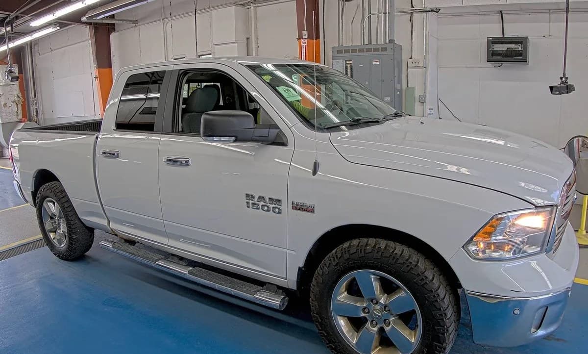 2018 RAM 1500 BIG HORN EXTENDED CAB MEDIUM BED 4