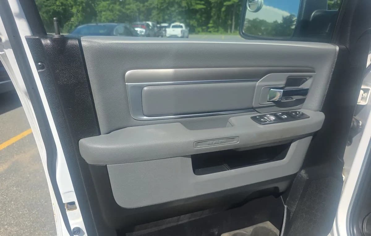 2018 RAM 1500 BIG HORN EXTENDED CAB MEDIUM BED 6