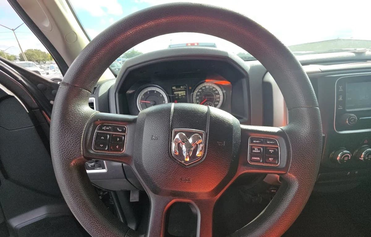 2017 RAM 1500 SLT EXTENDED CAB MEDIUM BED 7