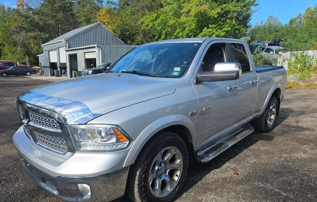 2017 RAM 1500 LARAMIE EXTENDED CAB MEDIUM BED 1