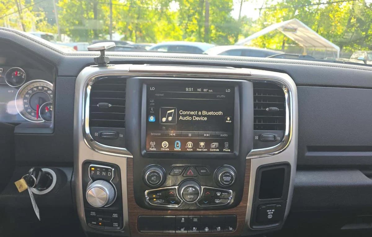 2017 RAM 1500 LARAMIE EXTENDED CAB MEDIUM BED 7