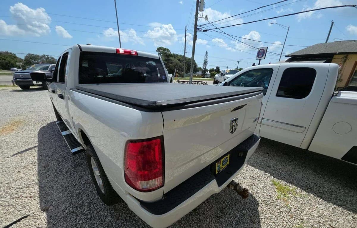 2017 RAM 1500 EXPRESS CREW CAB SHORT BED 3