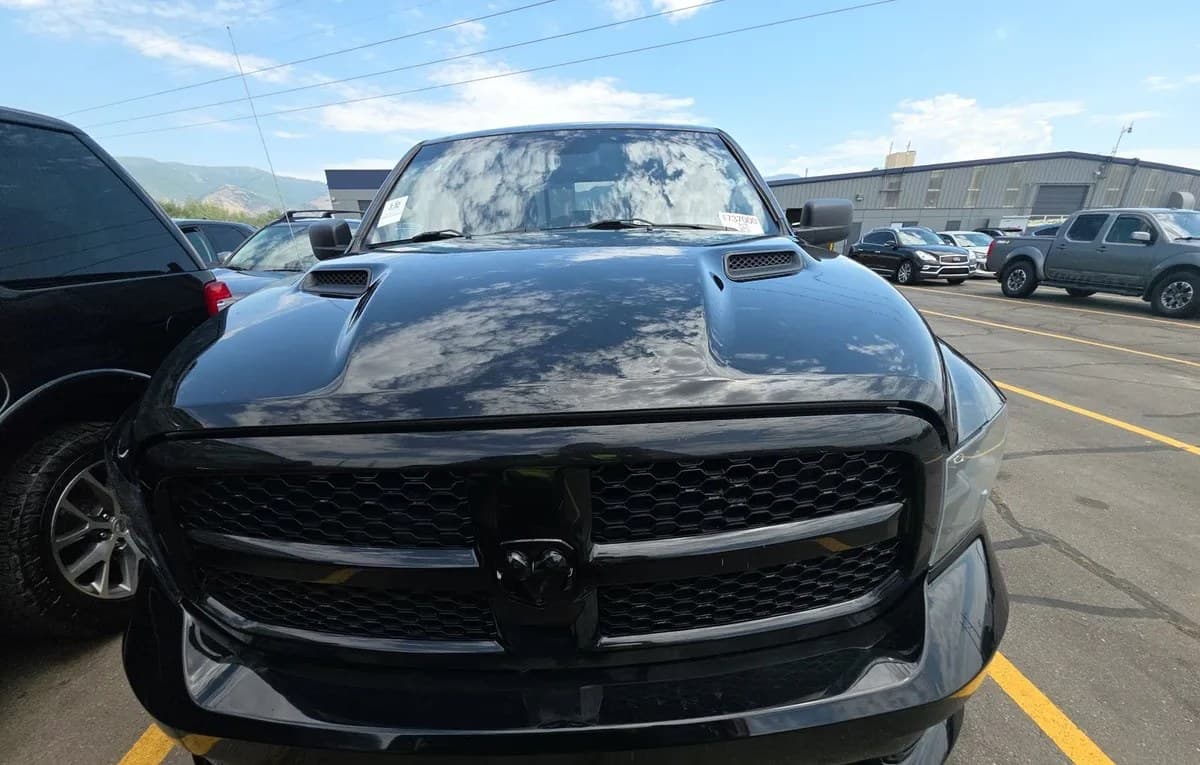 2019 RAM 1500 CLASSIC EXPRESS CREW CAB SHORT BED 3