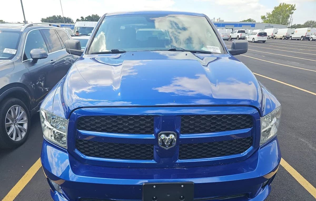 2019 RAM 1500 CLASSIC EXPRESS CREW CAB SHORT BED 3
