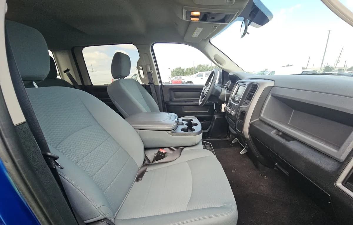 2019 RAM 1500 CLASSIC EXPRESS CREW CAB SHORT BED 5