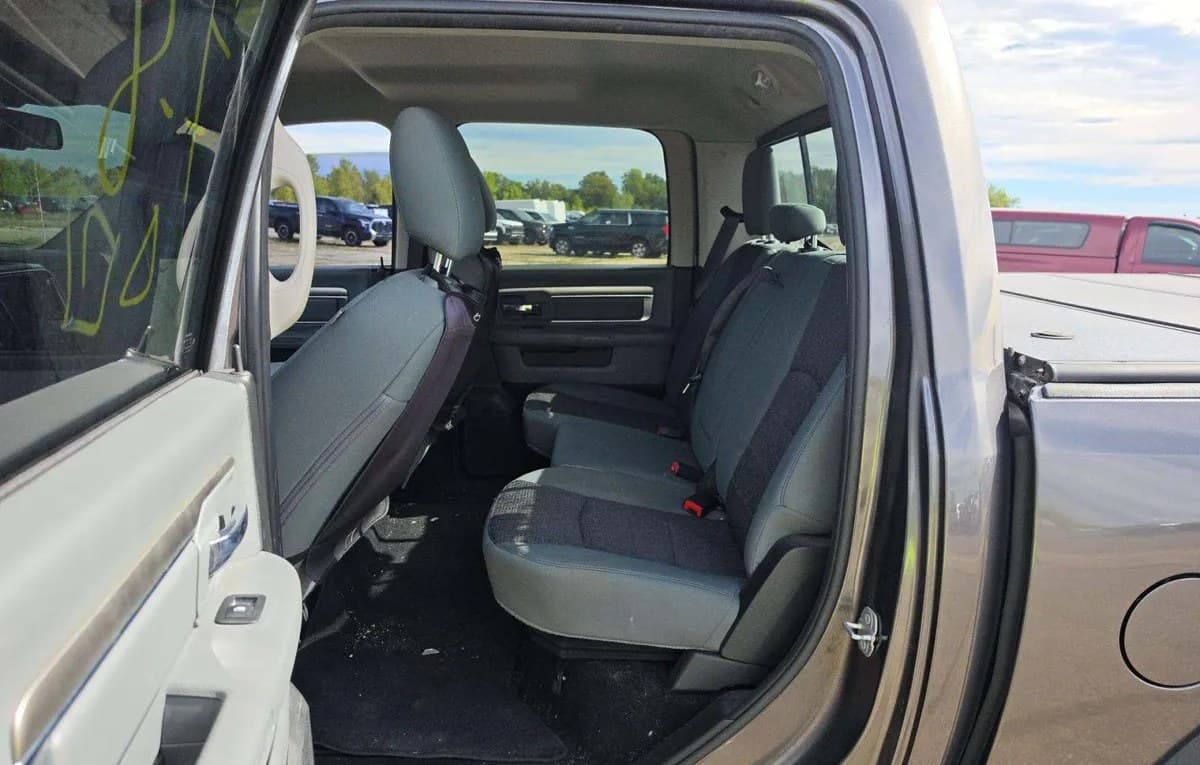 2019 RAM 1500 CLASSIC WARLOCK CREW CAB SHORT BED 7