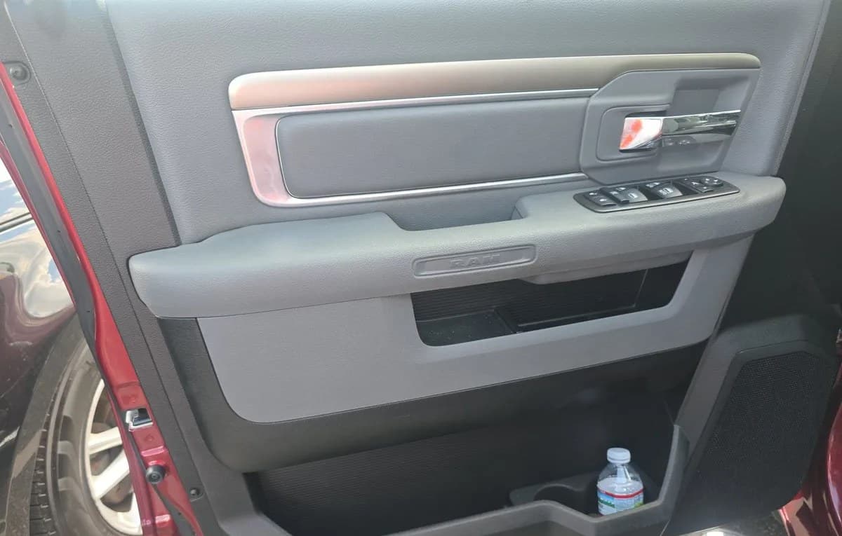 2017 RAM 1500 BIG HORN CREW CAB SHORT BED 6