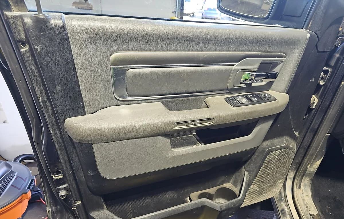 2017 RAM 1500 BIG HORN CREW CAB SHORT BED 6