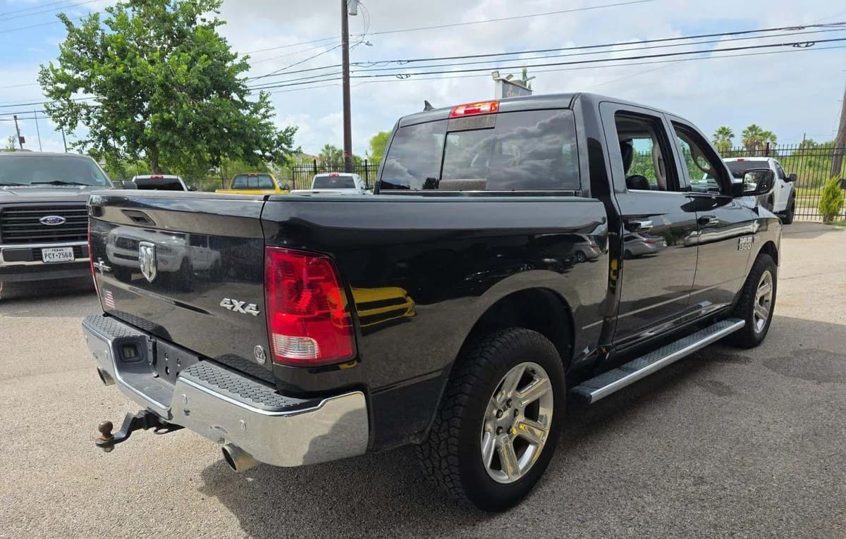 2017 RAM 1500 LONE STAR SILVER CREW CAB SHORT BED 4
