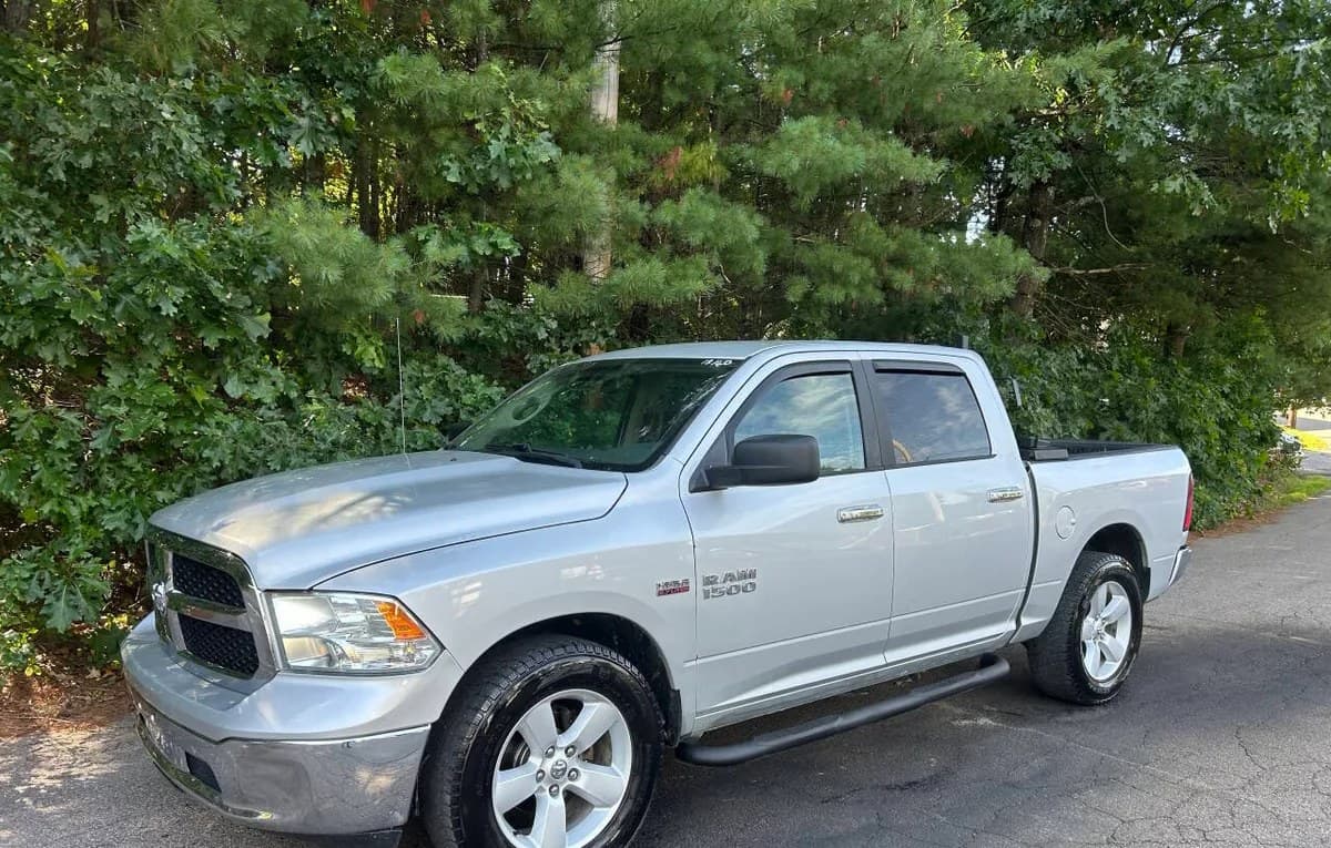 2018 RAM 1500 SLT CREW CAB SHORT BED 2