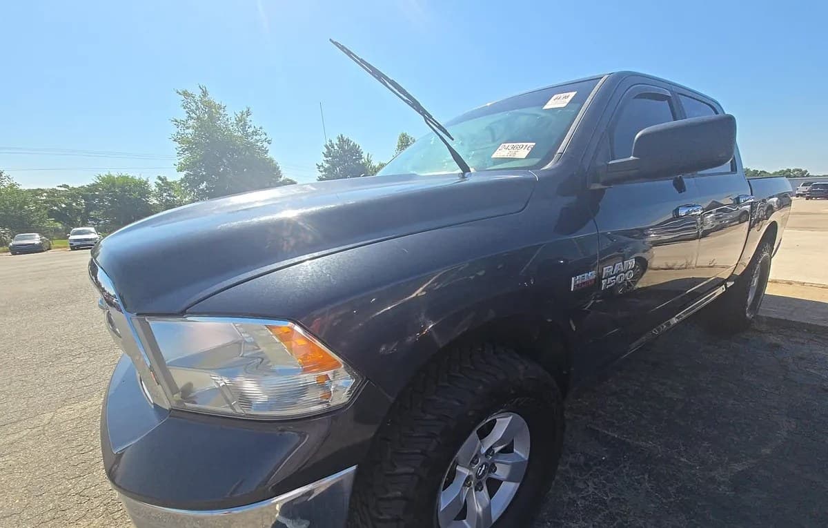 2017 RAM 1500 SLT CREW CAB SHORT BED 2
