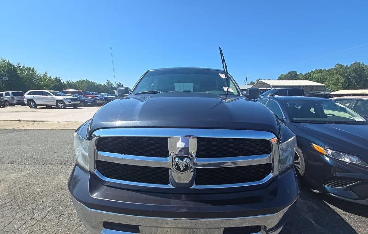 2017 RAM 1500 SLT CREW CAB SHORT BED 3