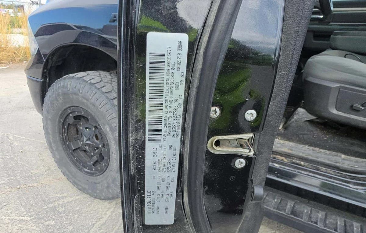 2018 RAM 1500 BIG HORN CREW CAB SHORT BED 3