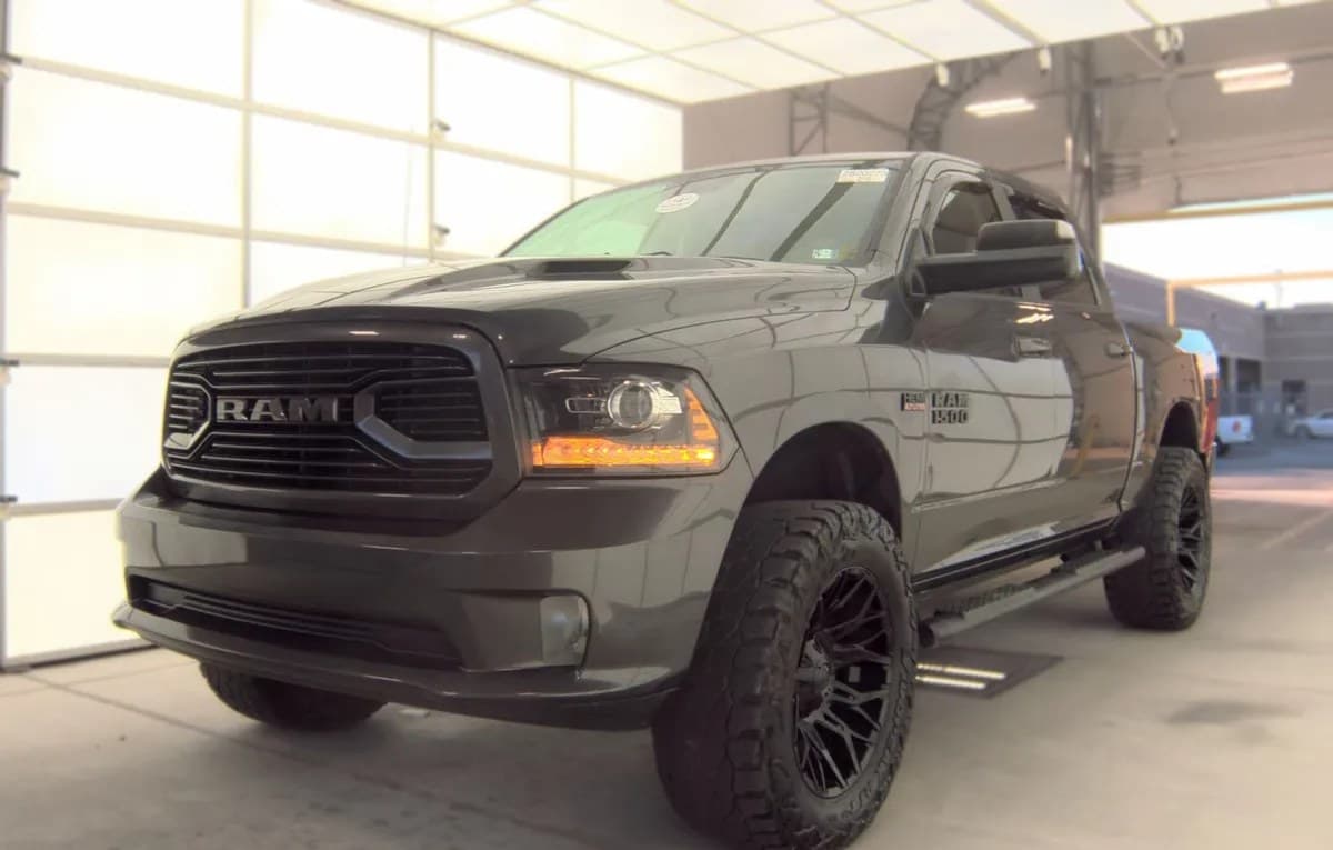 2018 RAM 1500 SPORT CREW CAB SHORT BED 2