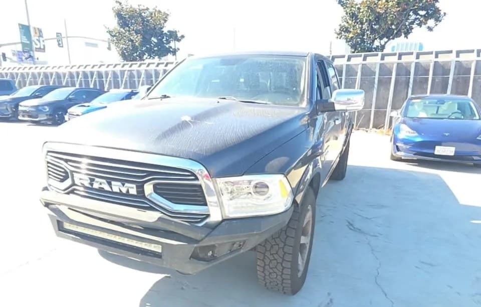 2019 RAM 1500 CLASSIC LARAMIE CREW CAB SHORT BED