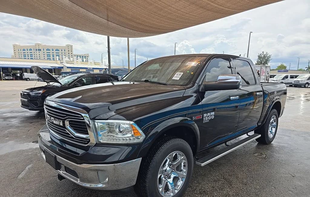 2019 RAM 1500 CLASSIC LARAMIE CREW CAB SHORT BED 1