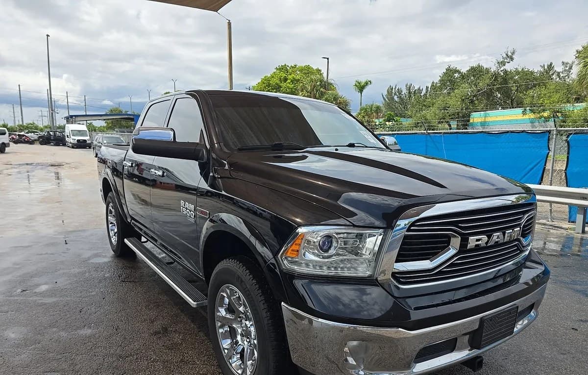 2019 RAM 1500 CLASSIC LARAMIE CREW CAB SHORT BED 4