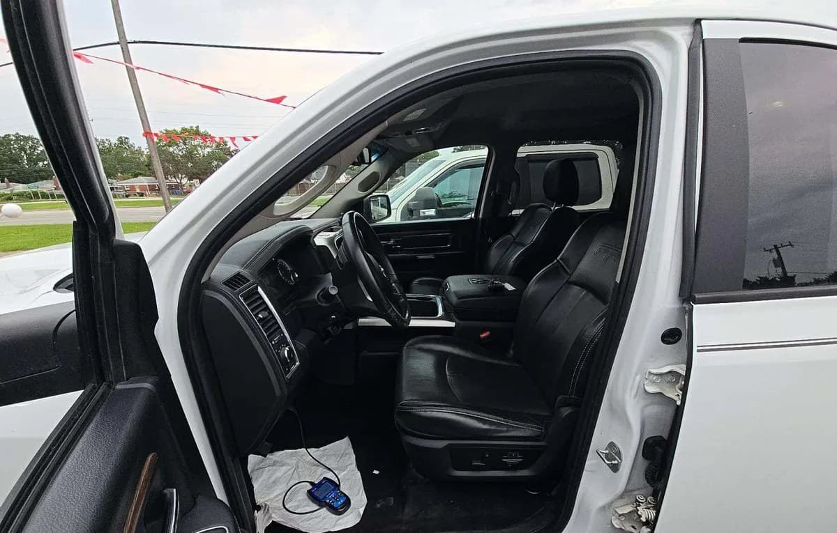 2018 RAM 1500 LARAMIE CREW CAB SHORT BED 4