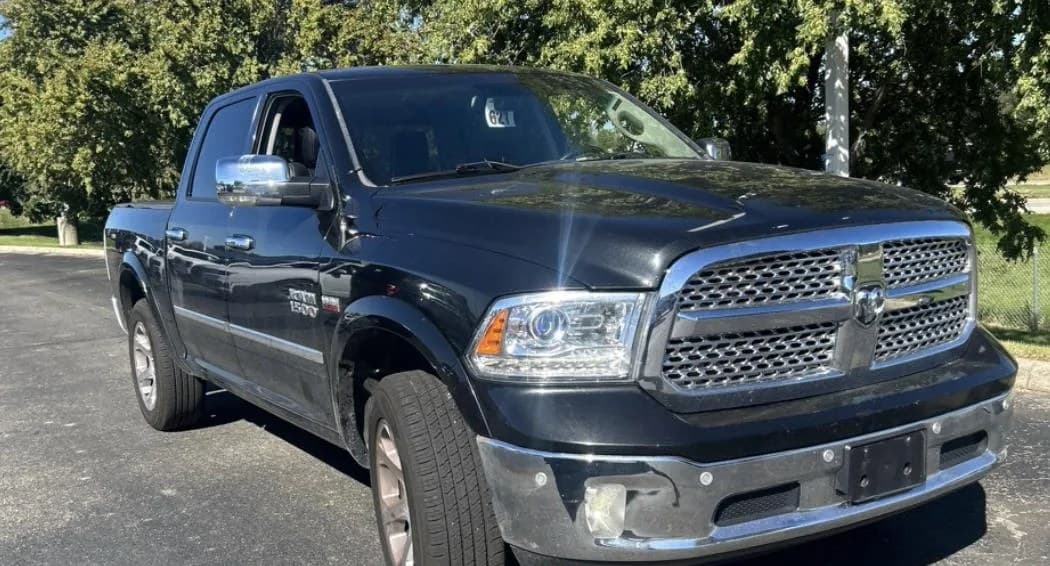 2017 RAM 1500 LARAMIE CREW CAB SHORT BED 4
