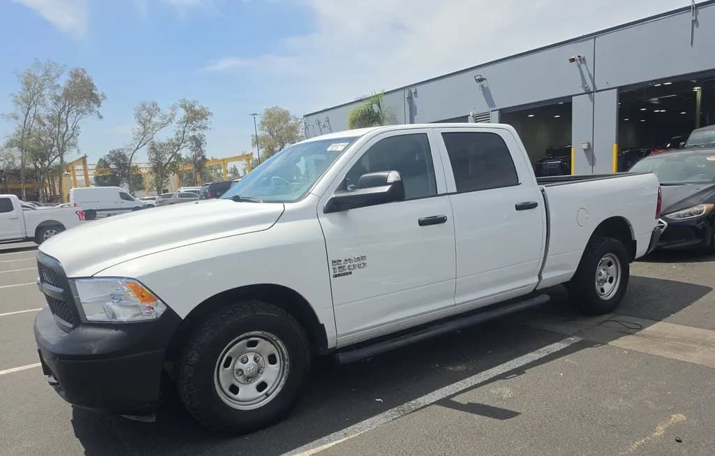 2019 RAM 1500 CLASSIC TRADESMAN CREW CAB MEDIUM BED 1