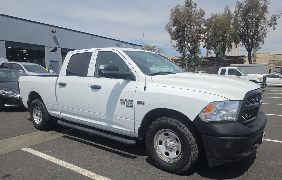 2019 RAM 1500 CLASSIC TRADESMAN CREW CAB MEDIUM BED 4