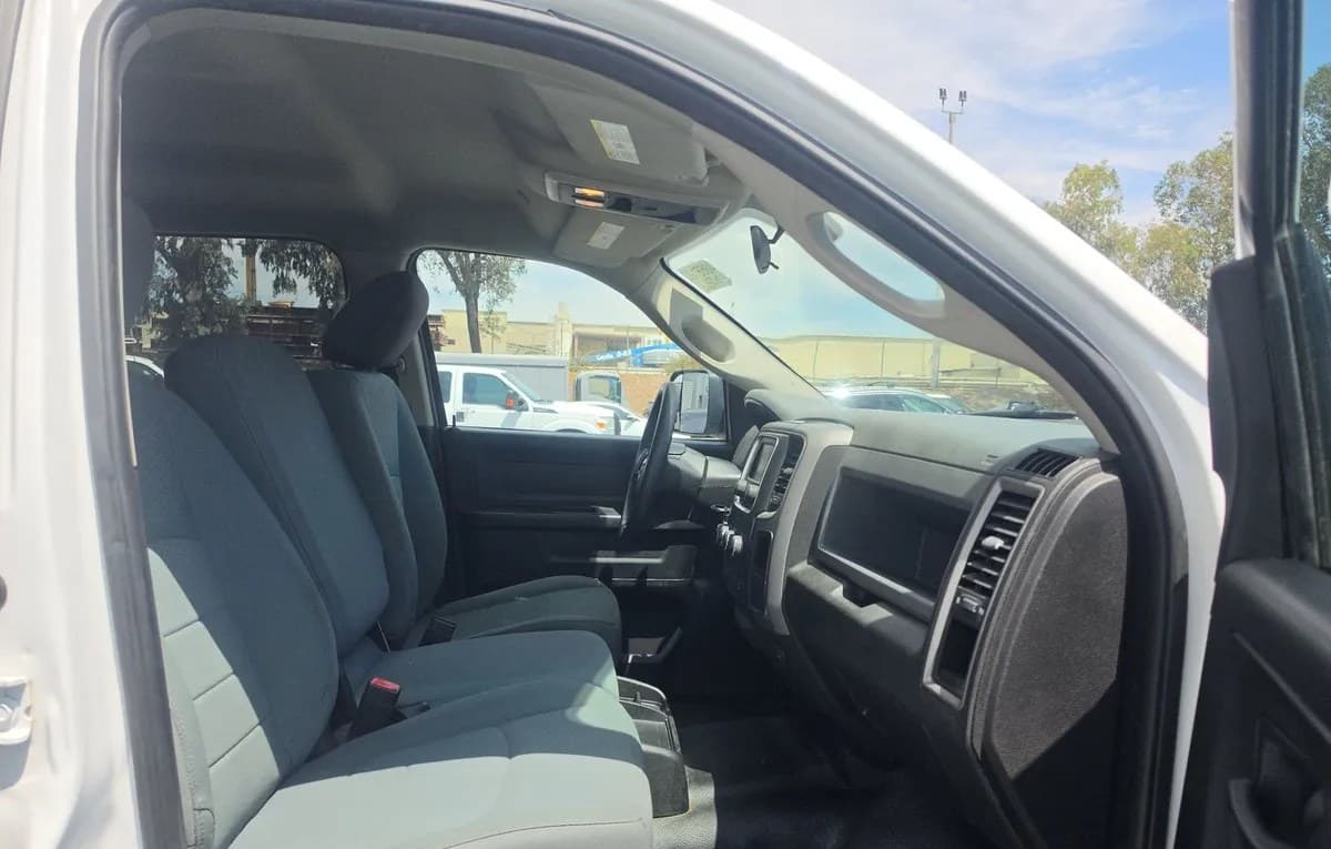 2019 RAM 1500 CLASSIC TRADESMAN CREW CAB MEDIUM BED 5