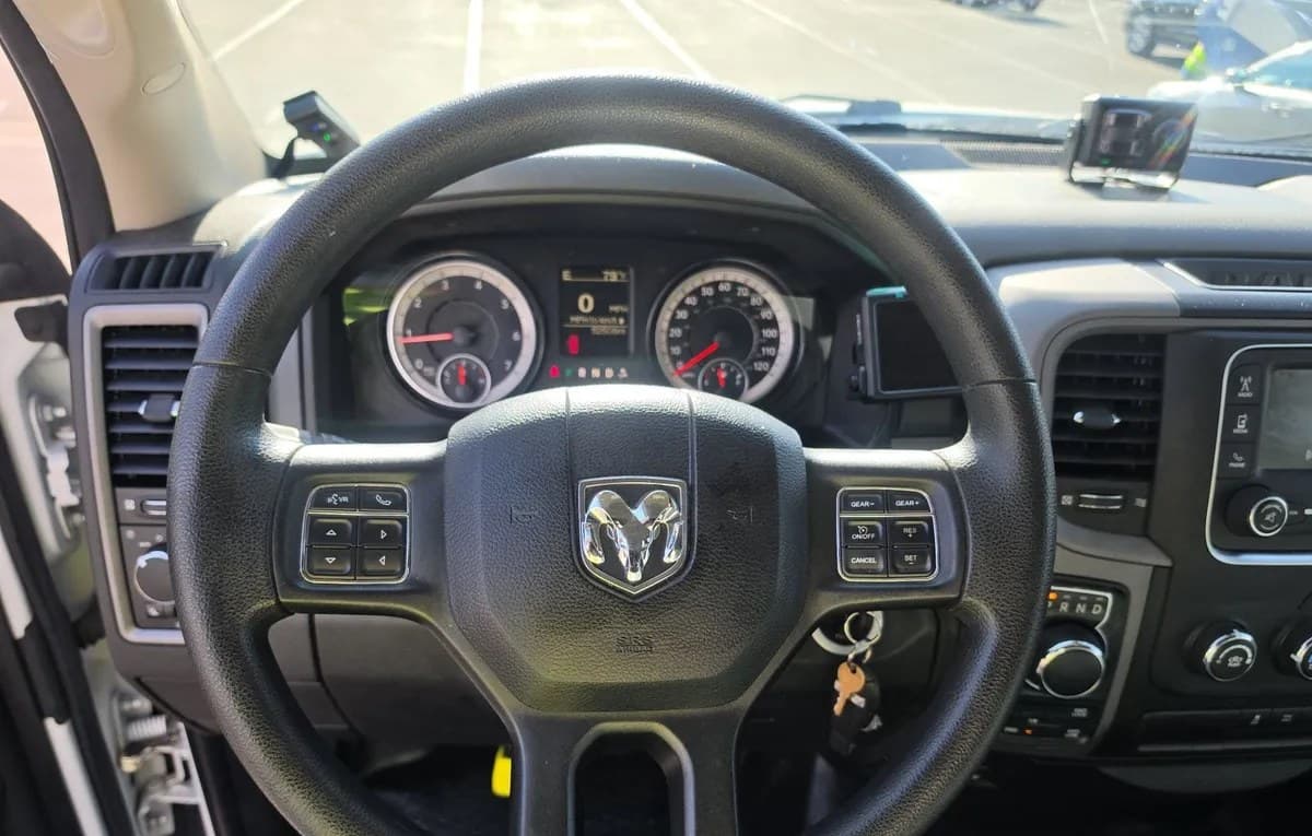 2019 RAM 1500 CLASSIC TRADESMAN CREW CAB MEDIUM BED 7