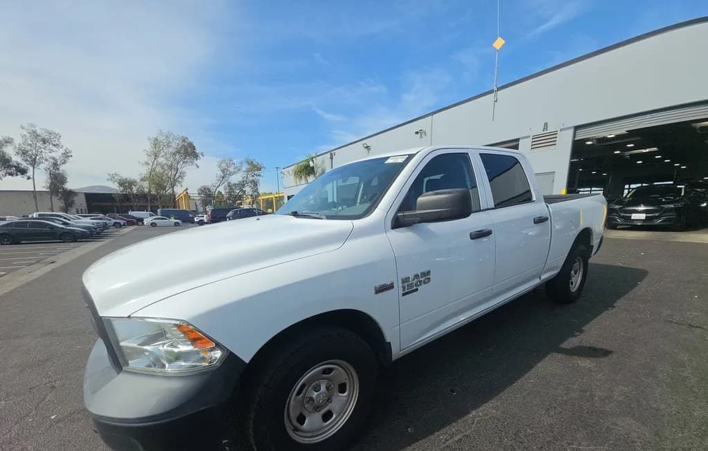 2019 RAM 1500 CLASSIC TRADESMAN CREW CAB MEDIUM BED 1