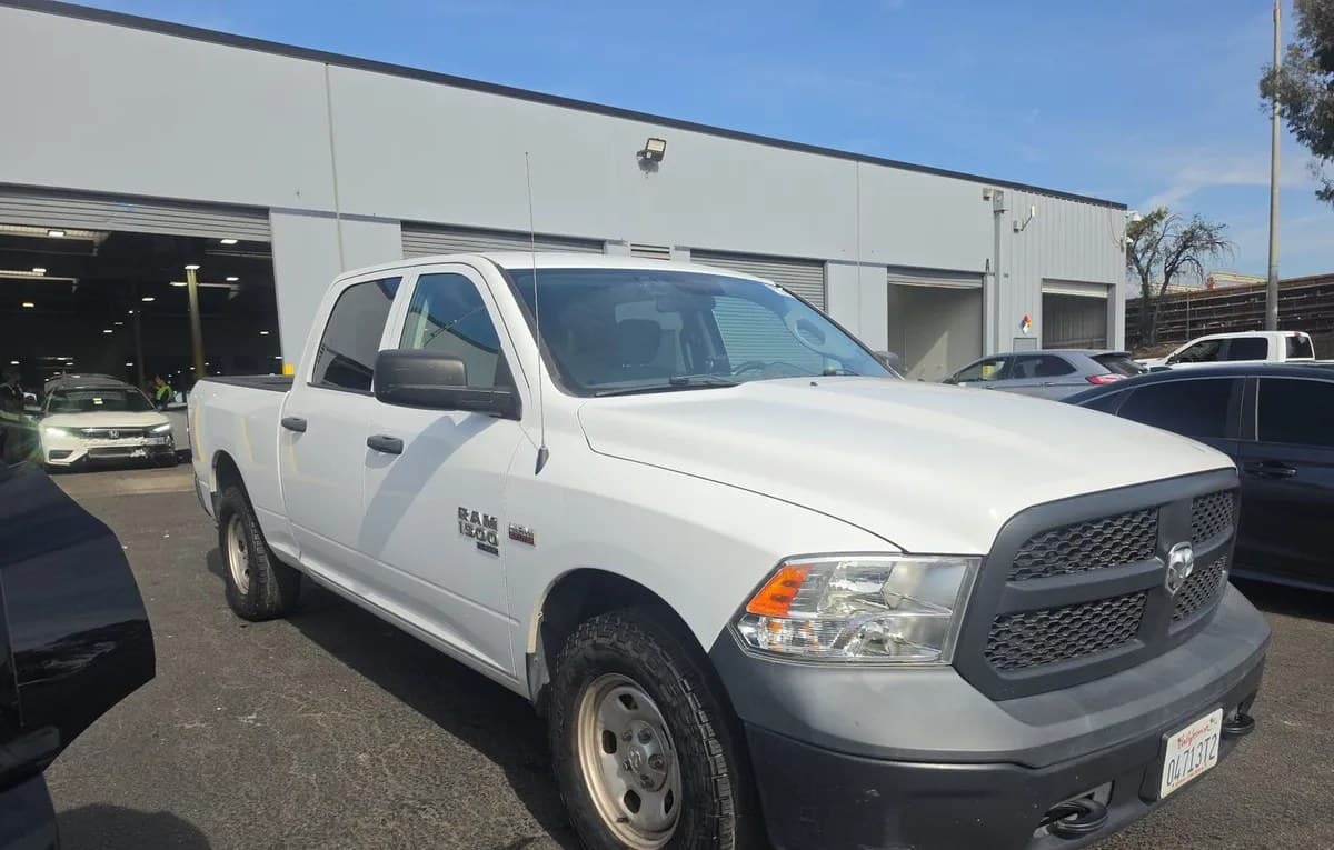 2019 RAM 1500 CLASSIC TRADESMAN CREW CAB MEDIUM BED 4
