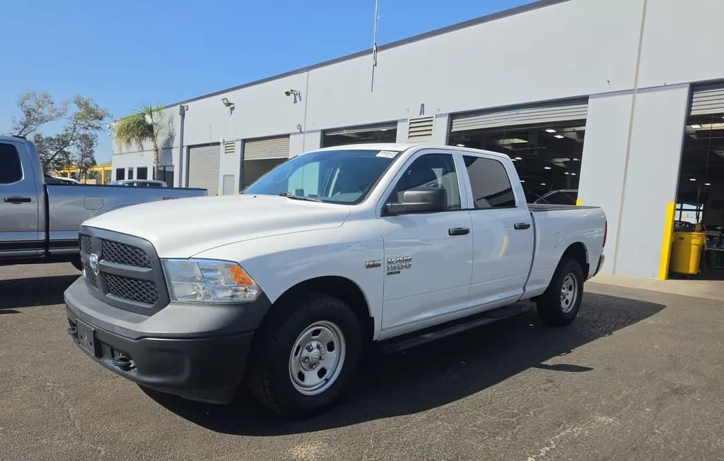2019 RAM 1500 CLASSIC TRADESMAN CREW CAB MEDIUM BED 1