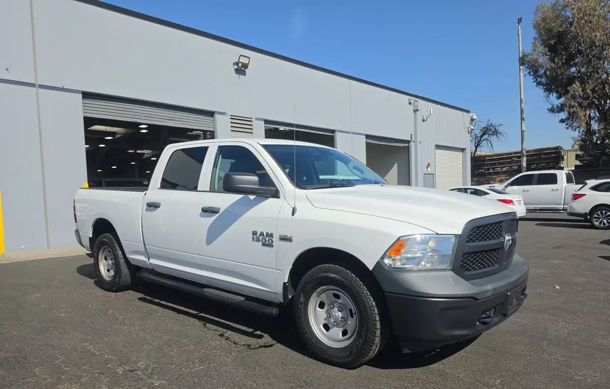 2019 RAM 1500 CLASSIC TRADESMAN CREW CAB MEDIUM BED 4