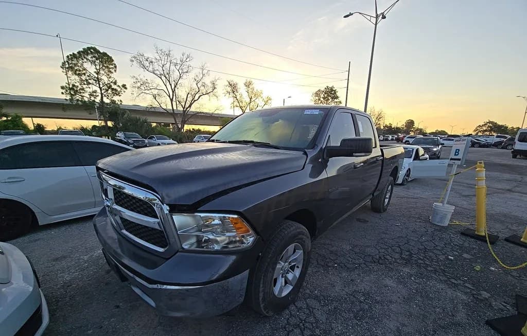 2019 RAM 1500 CLASSIC SLT CREW CAB MEDIUM BED 1