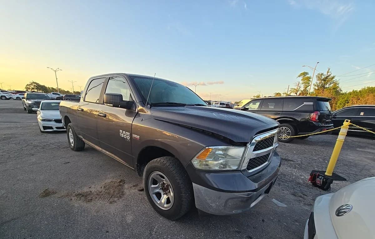 2019 RAM 1500 CLASSIC SLT CREW CAB MEDIUM BED 4