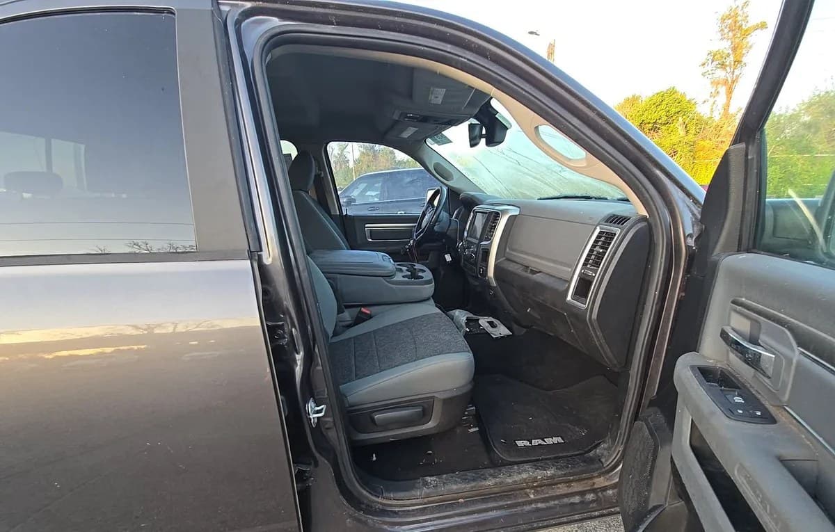 2019 RAM 1500 CLASSIC SLT CREW CAB MEDIUM BED 5