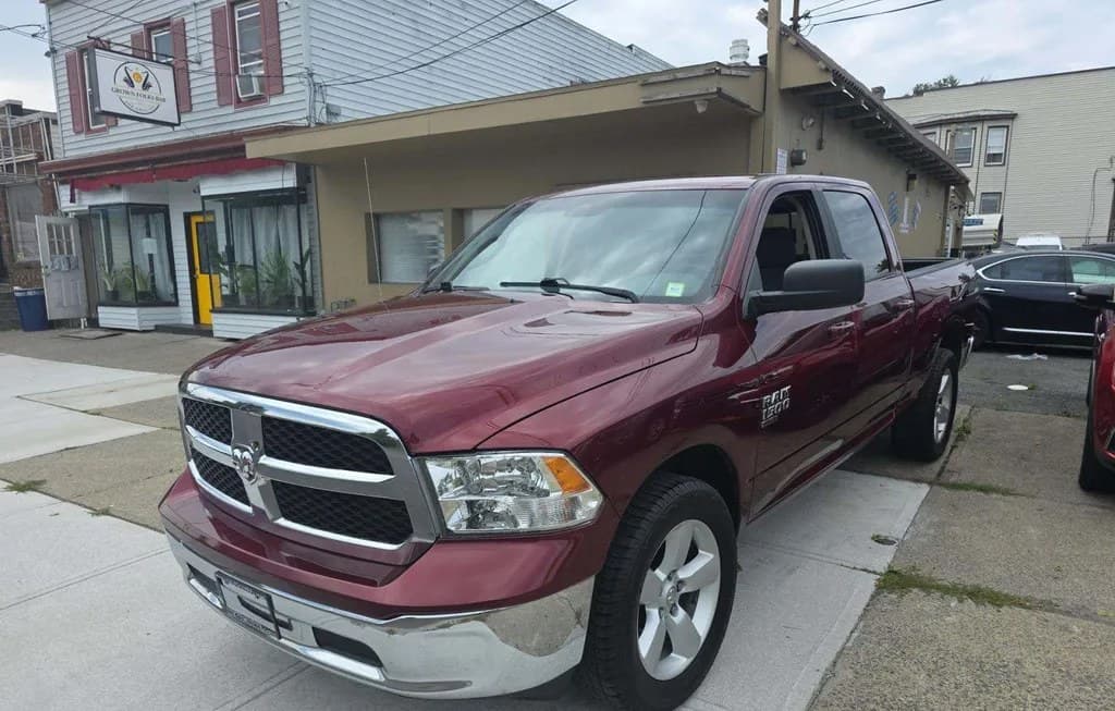 2019 RAM 1500 CLASSIC SLT CREW CAB MEDIUM BED 1