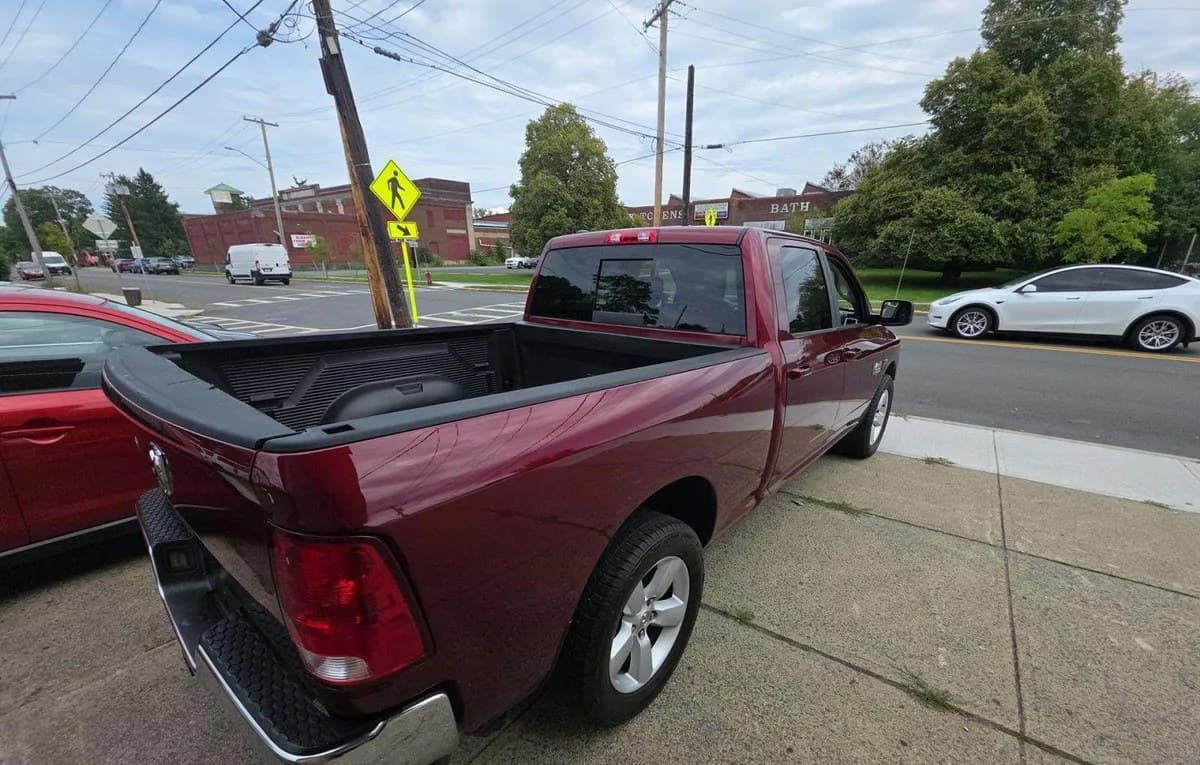 2019 RAM 1500 CLASSIC SLT CREW CAB MEDIUM BED 4