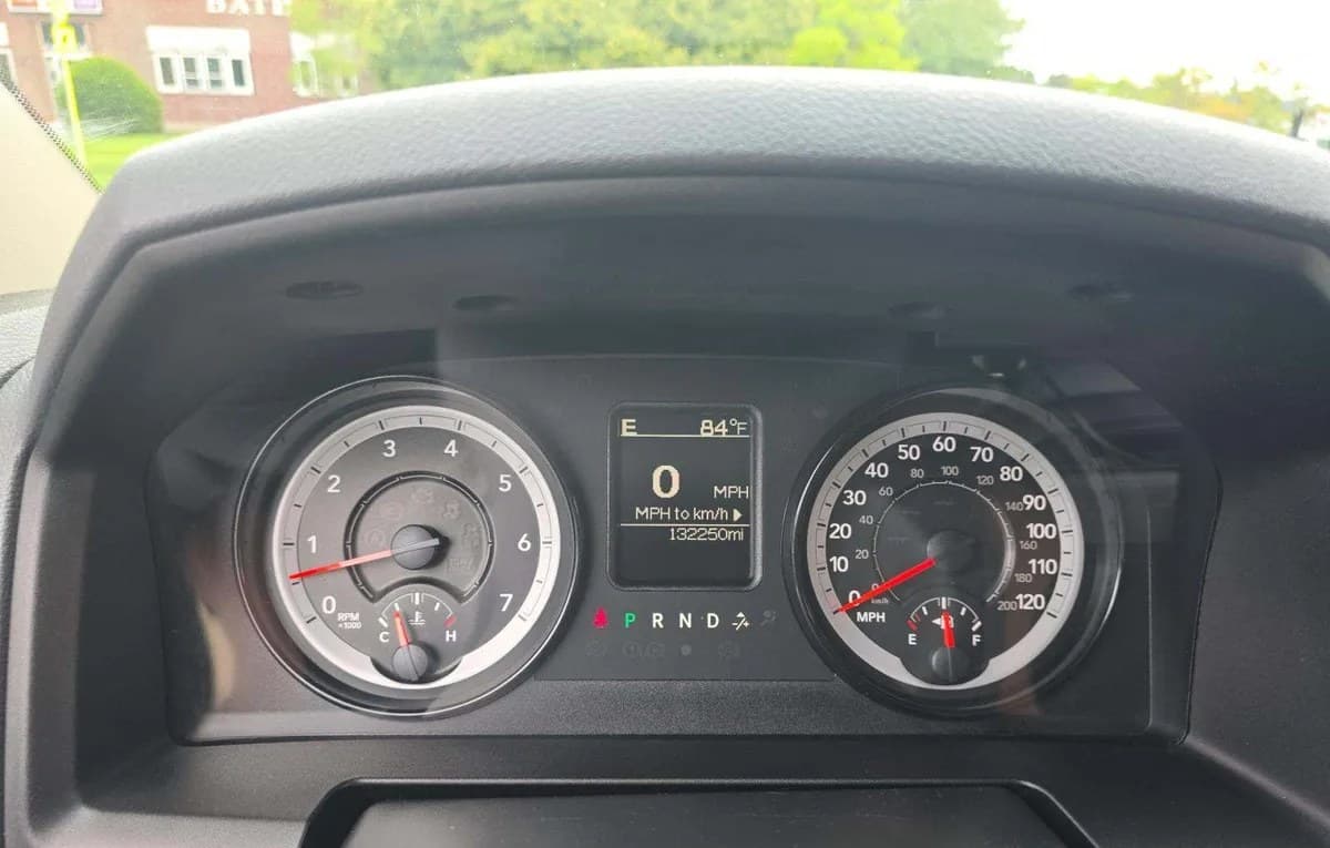 2019 RAM 1500 CLASSIC SLT CREW CAB MEDIUM BED 6