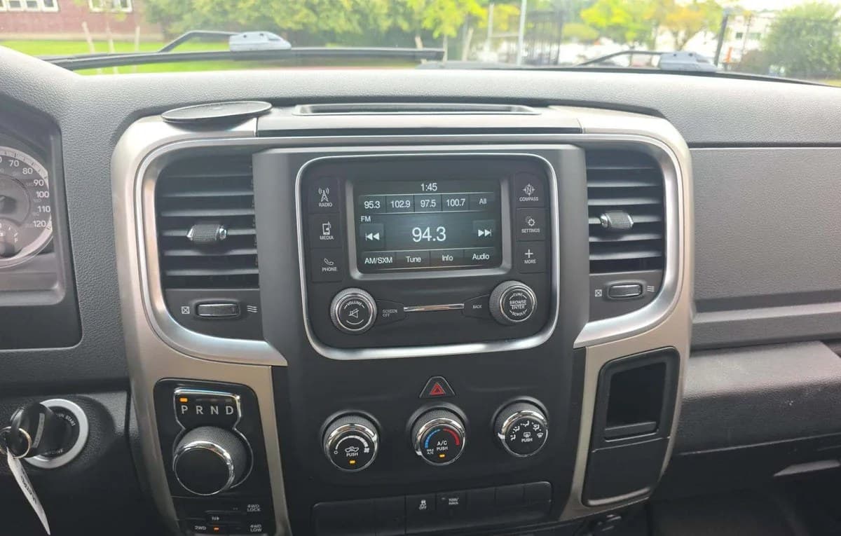 2019 RAM 1500 CLASSIC SLT CREW CAB MEDIUM BED 7