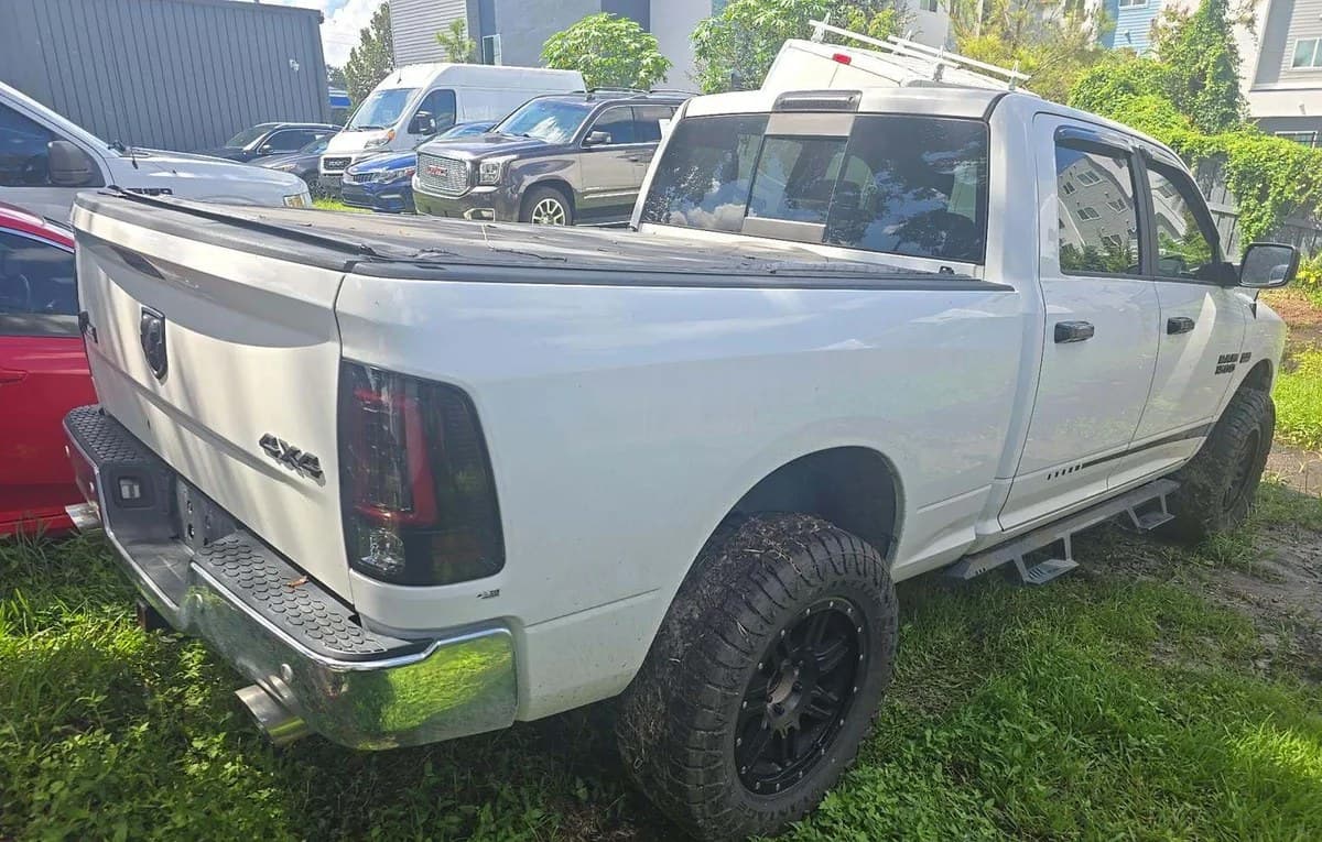 2017 RAM 1500 BIG HORN CREW CAB MEDIUM BED 4