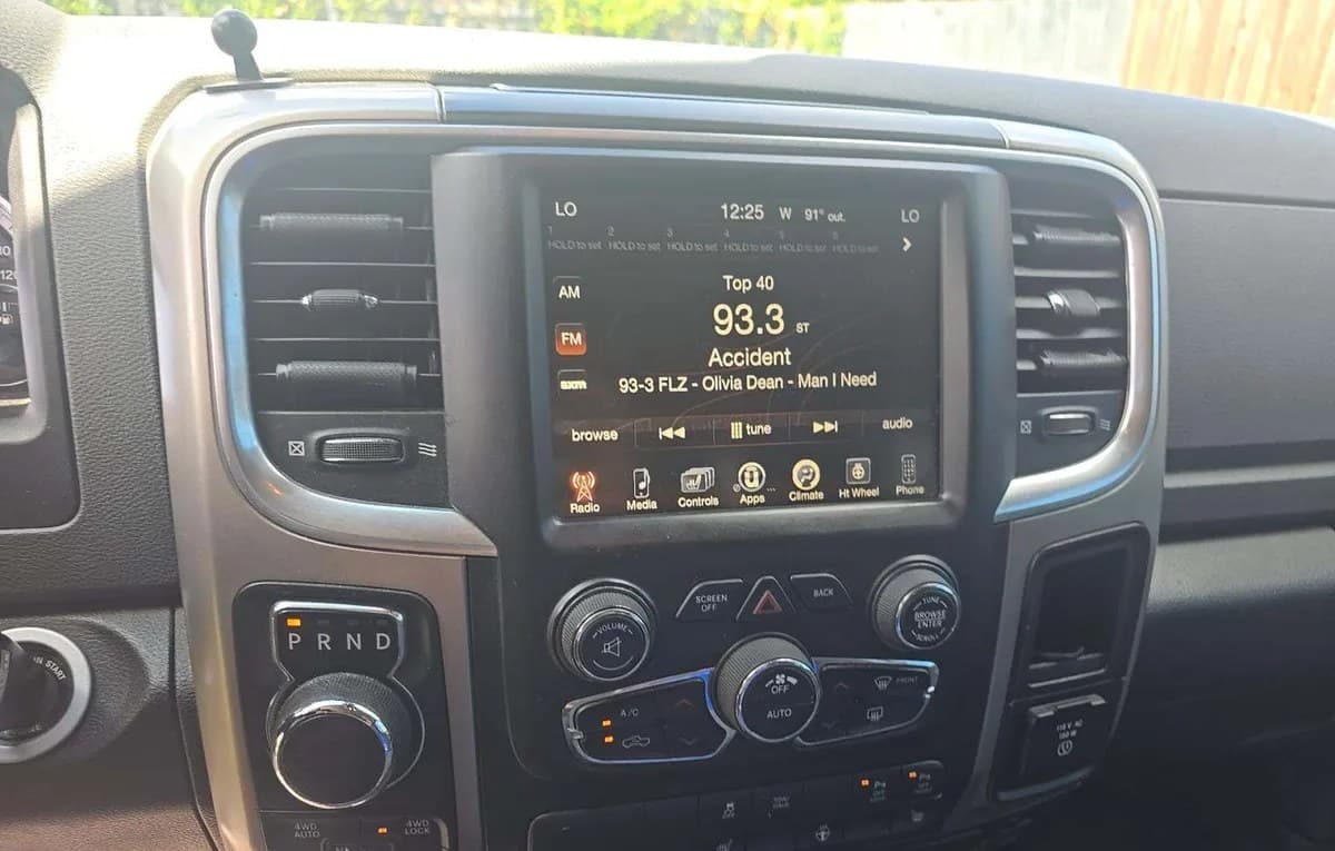 2017 RAM 1500 BIG HORN CREW CAB MEDIUM BED 7