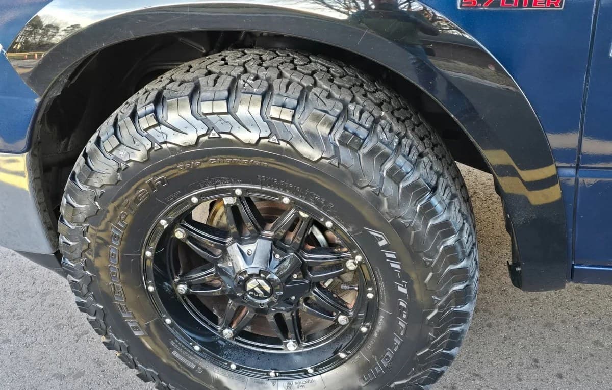 2020 RAM 1500 CLASSIC SLT CREW CAB MEDIUM BED 6