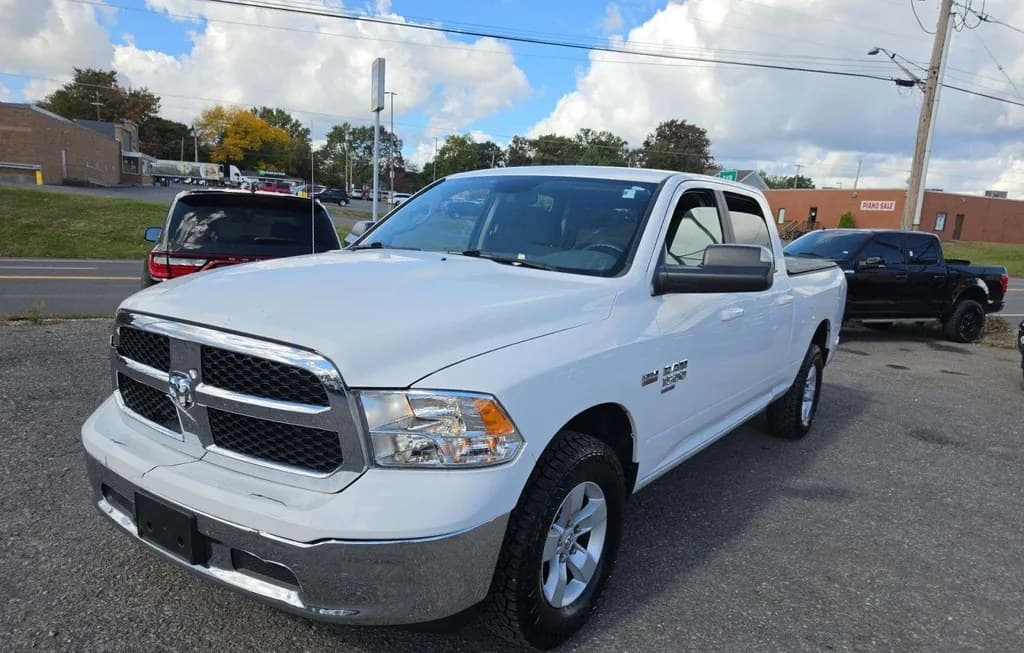 2019 RAM 1500 CLASSIC SLT CREW CAB MEDIUM BED 1