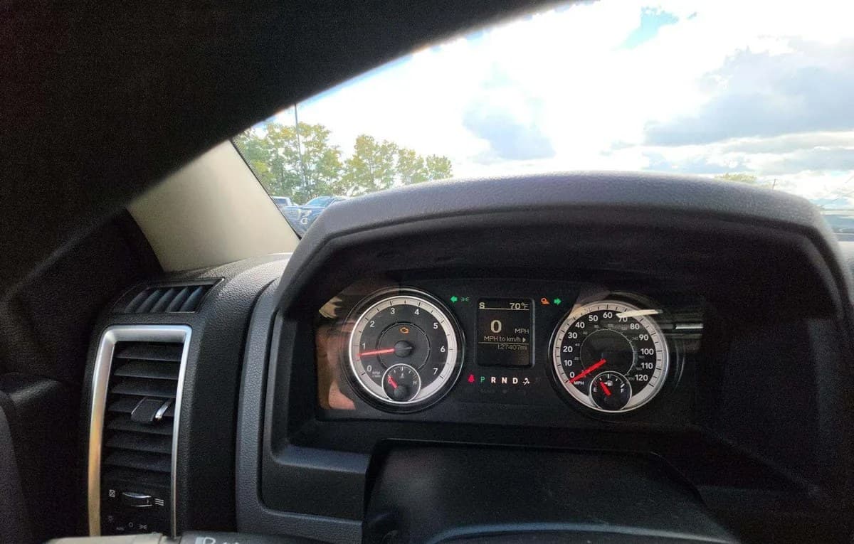 2019 RAM 1500 CLASSIC SLT CREW CAB MEDIUM BED 6