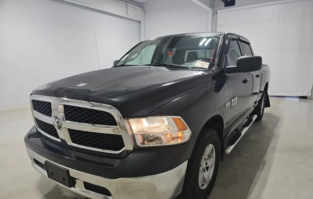 2019 RAM 1500 CLASSIC SLT CREW CAB MEDIUM BED 1
