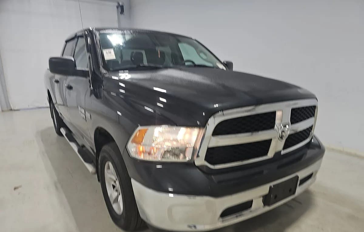 2019 RAM 1500 CLASSIC SLT CREW CAB MEDIUM BED 4