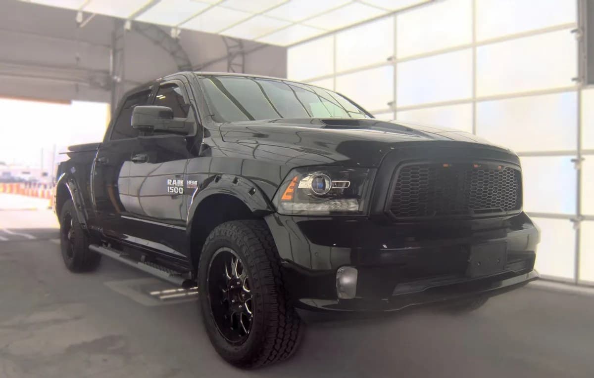 2017 RAM 1500 SPORT CREW CAB MEDIUM BED 4