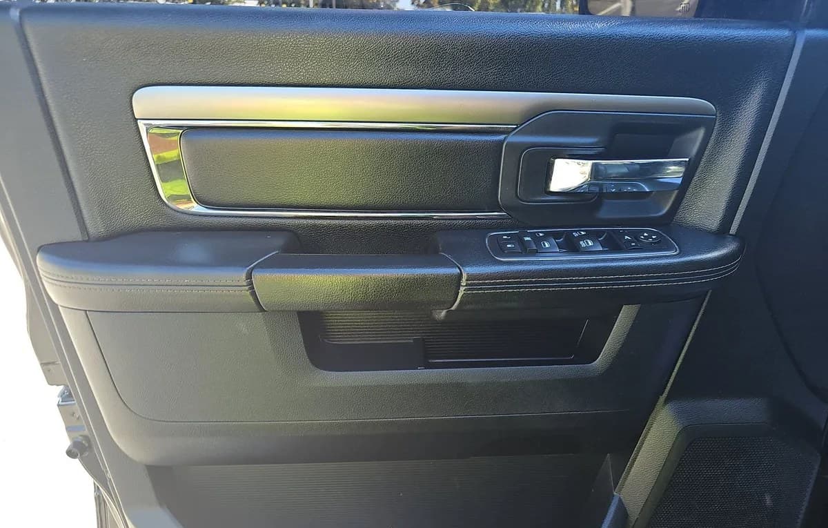 2017 RAM 1500 SPORT CREW CAB MEDIUM BED 6